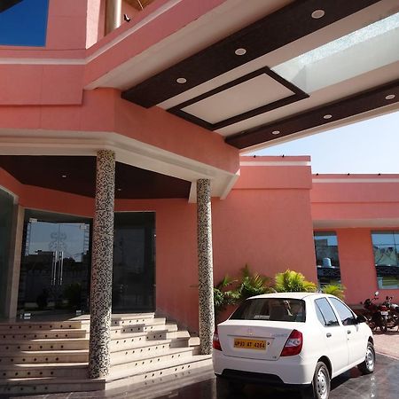 Hardik Resort オルチャ エクステリア 写真