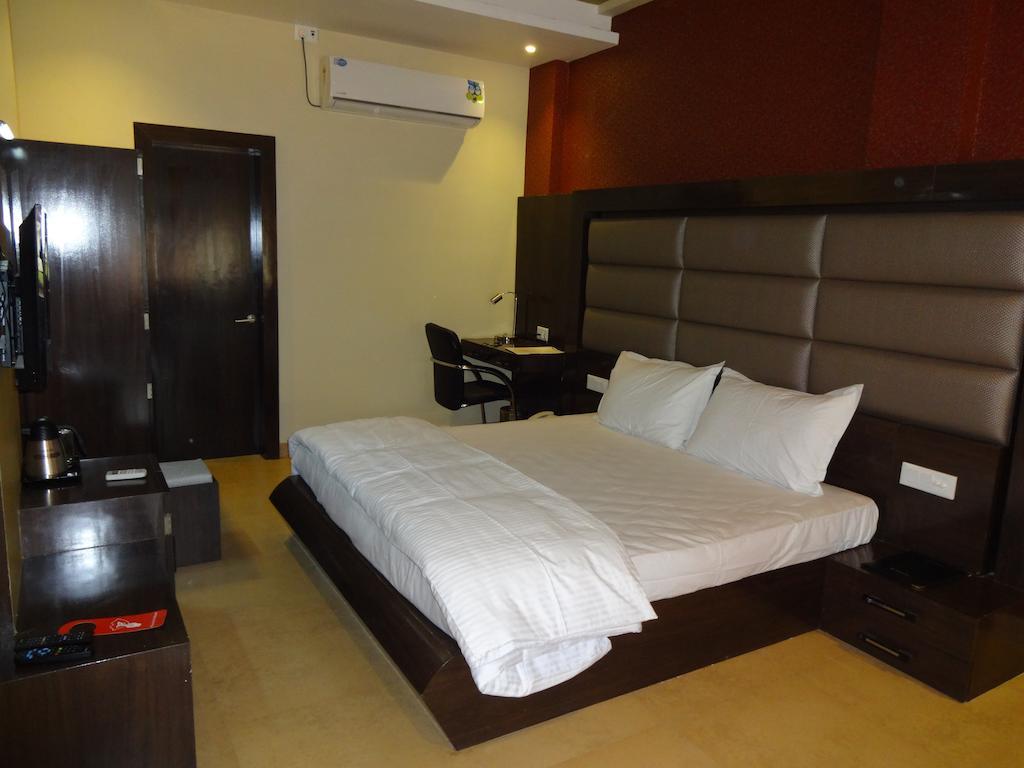 Hardik Resort オルチャ 部屋 写真