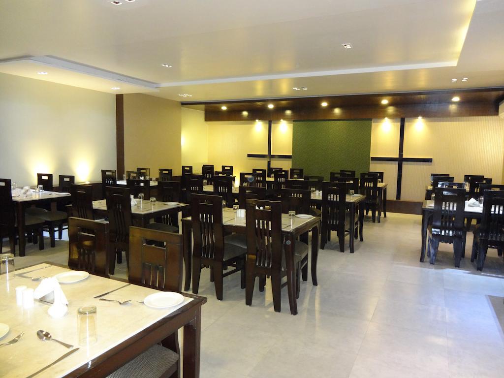 Hardik Resort オルチャ エクステリア 写真